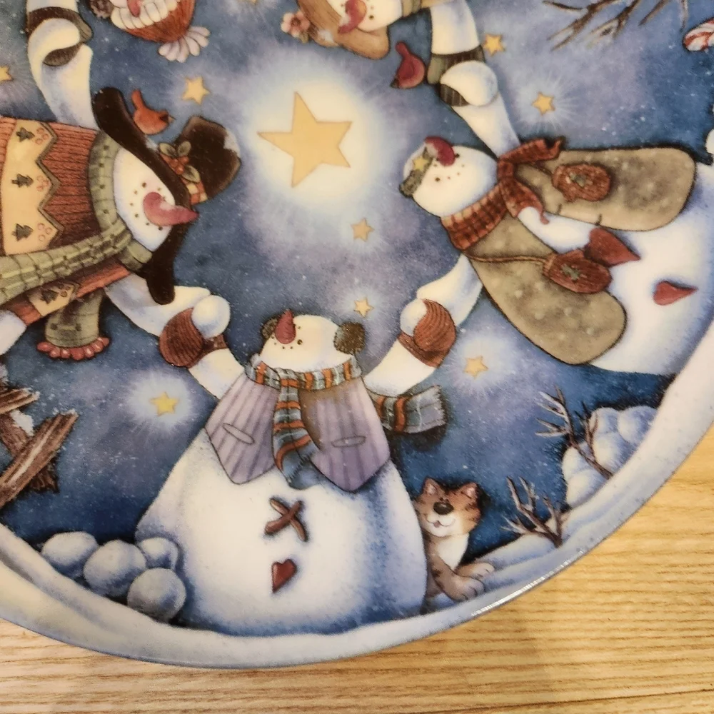 Hanna's Handiworks NWOT Blue & Multicolored China/ Porcelain Snowman 10.5